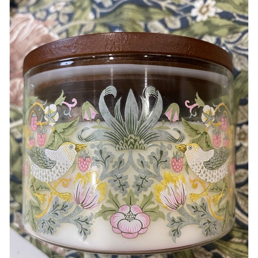 NEW Morris & Co 15 oz Classic Citrus Scent Candle Jar Wood Lid Birds Strawberry